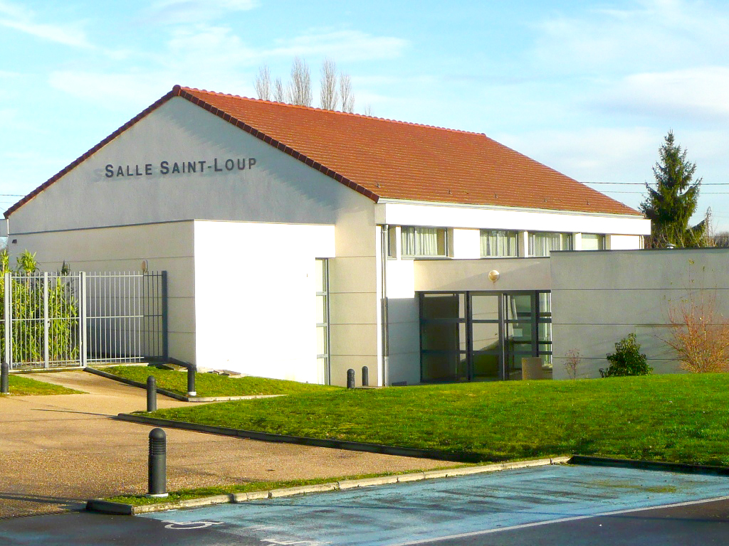 Salle Des Fetes Saint Julien Les Villas